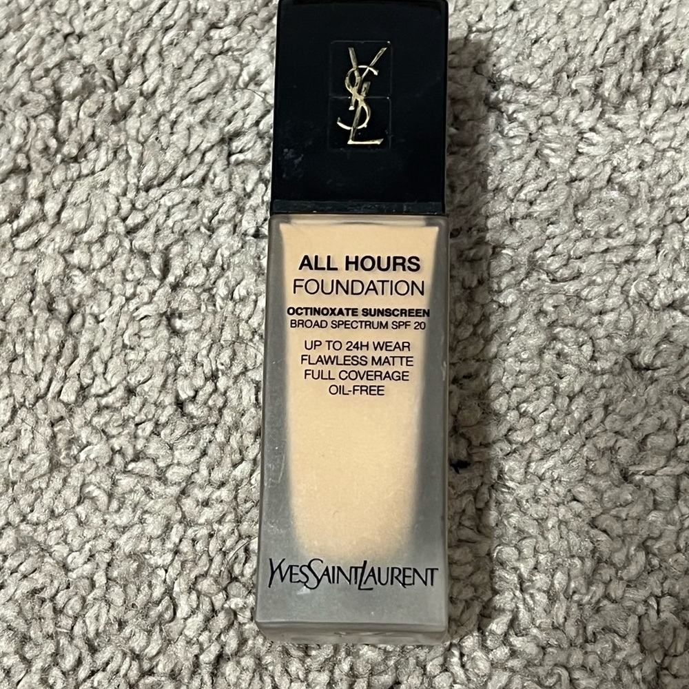 Yves Saint Laurent All Hours Foundation - BD40 Warm Sand